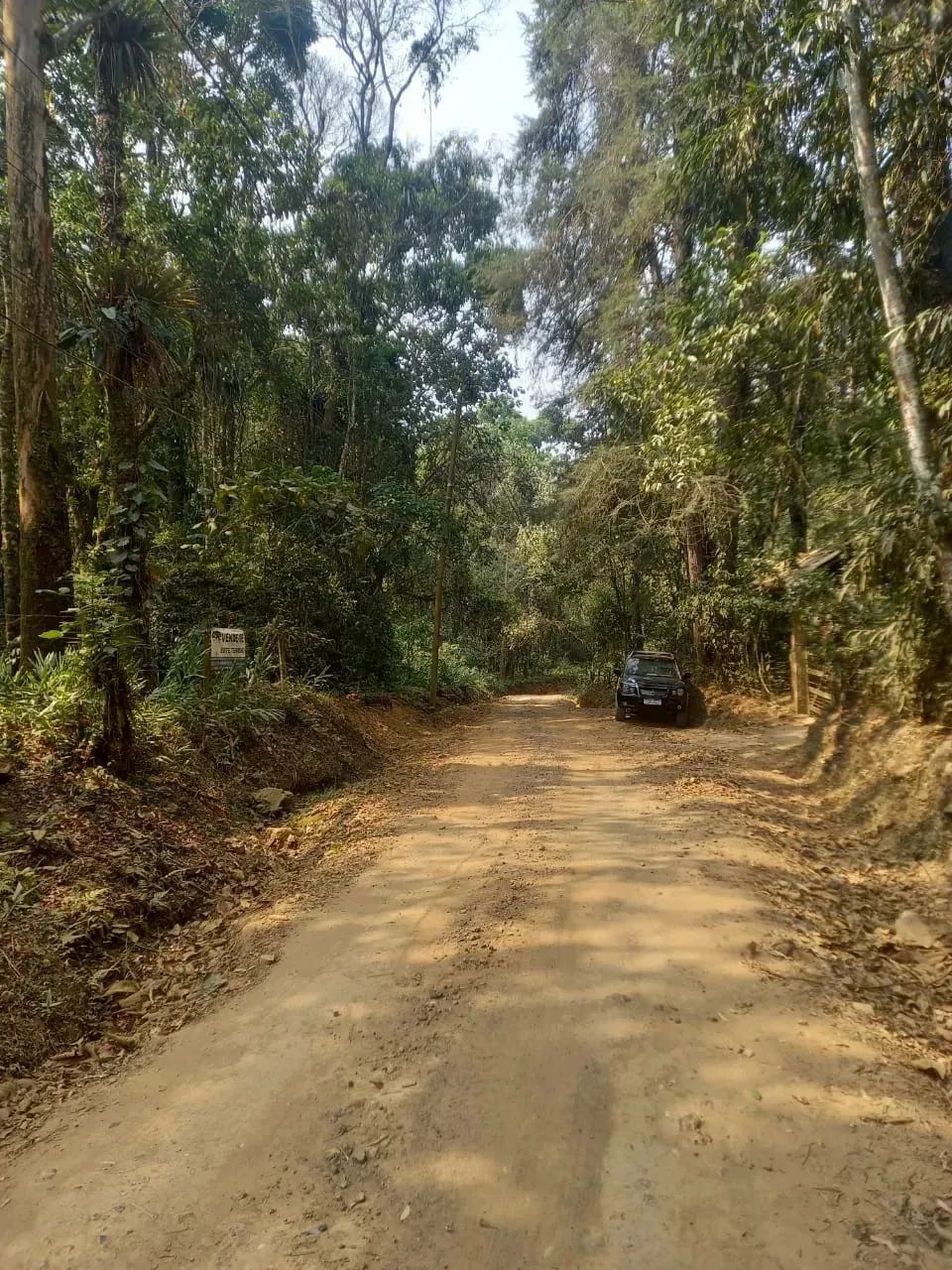 Belíssimo terreno com grande parte plana no Vale do Pavão, com córrego ao fundo, em meio à - Foto 2