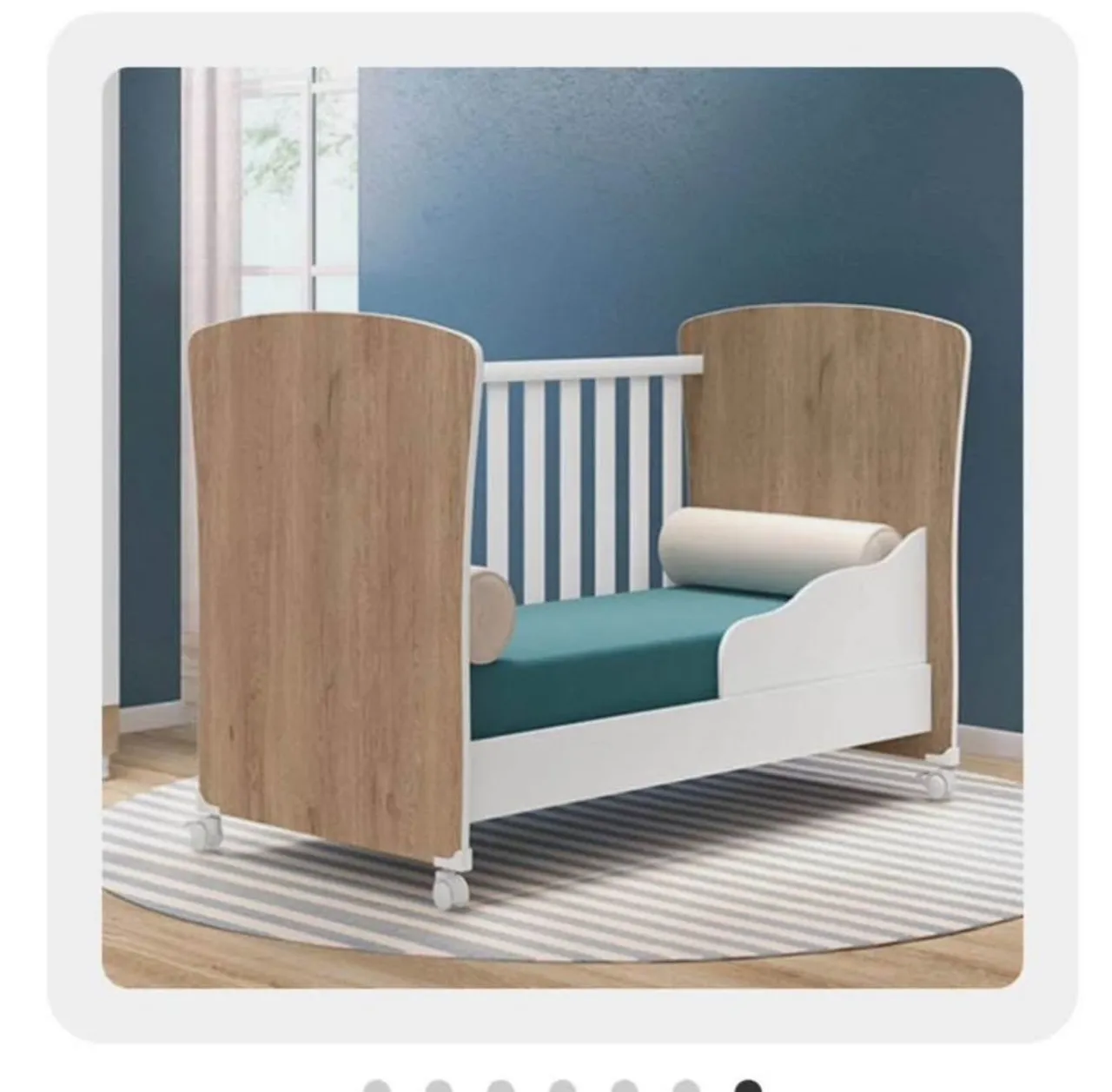 Berço Moderno com Design Amadeirado e Branco