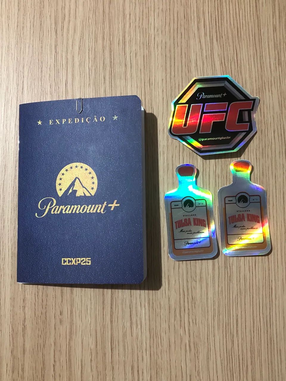 Álbum Paramount CCXP25 com Figurinhas Adesivas