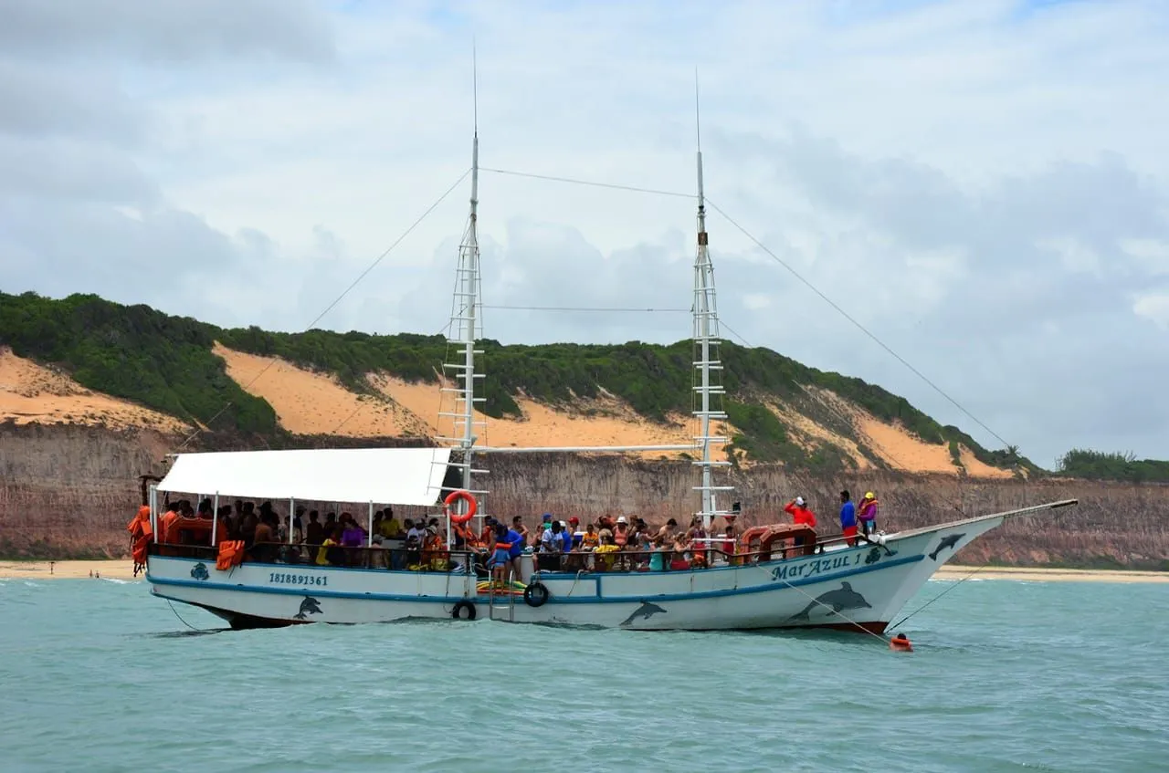 Escuna barco passeio lancha