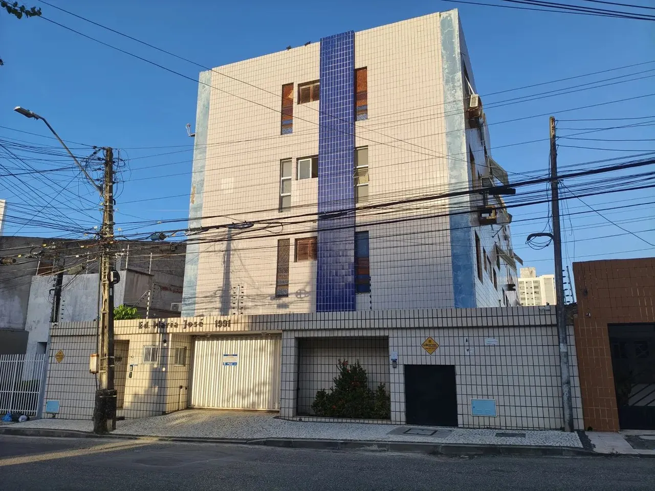 ALDEOTA - APARTAMENTO - RUA JOAO CORDEIRO 1991 AP 202 BL B COND. MARIA JOSE - Aprox. 98m²,