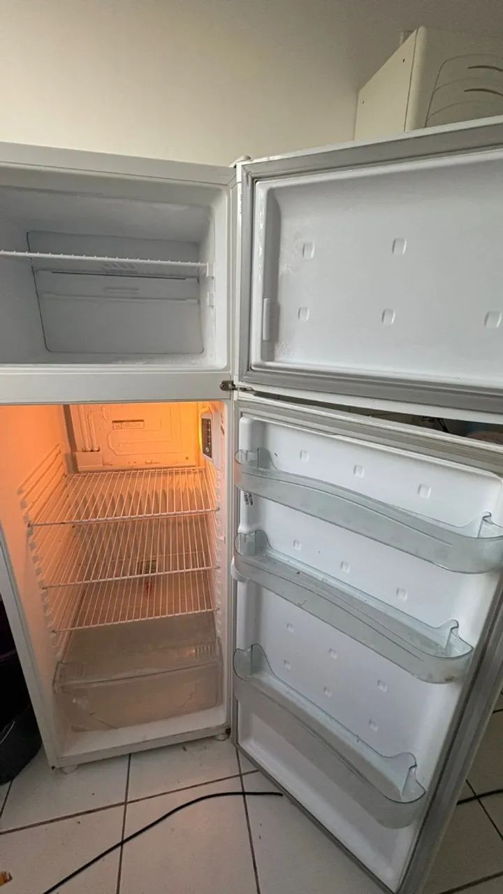 Geladeira Consul 340 litros conservadíssima  - Foto 2