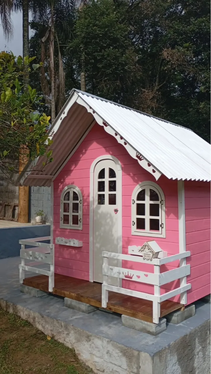 Casinha de Boneca Infantil - Brinquedo de Madeira