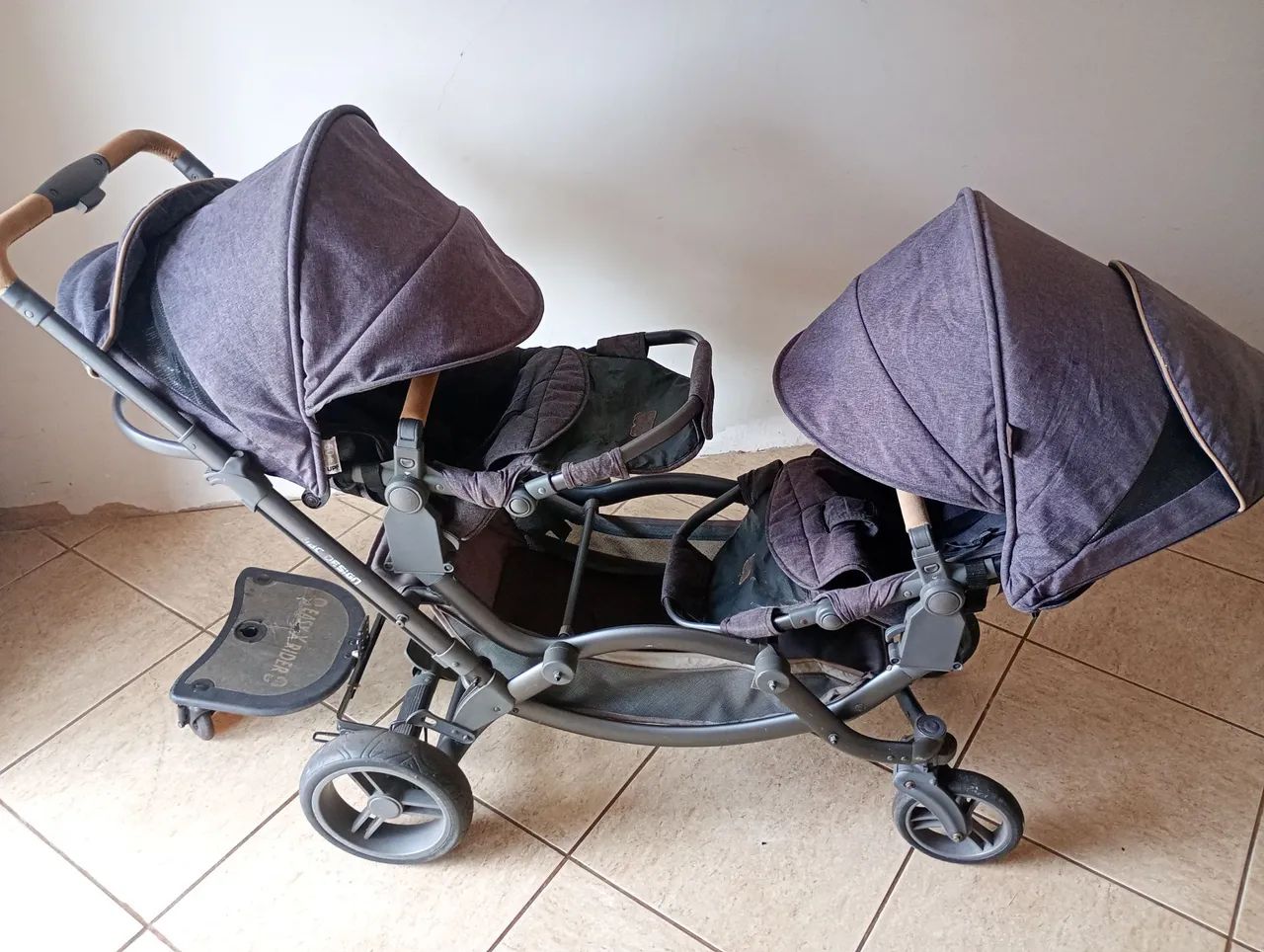 Carrinho de Bebê Duplo