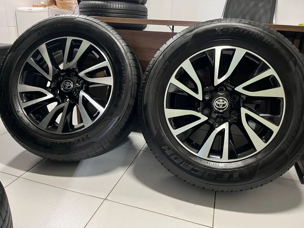 Rodas Toyota Hilux  Aro 18 + Pneus 