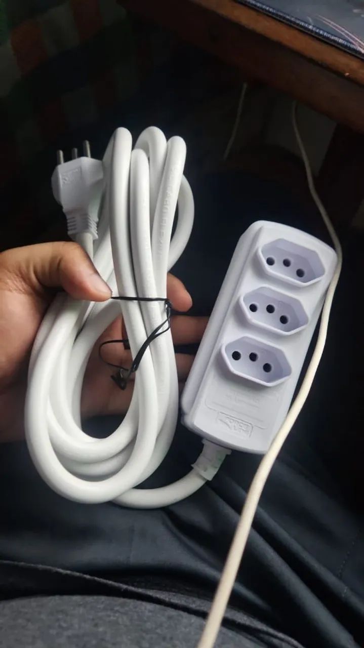 Extensão de tomada 3 pinos