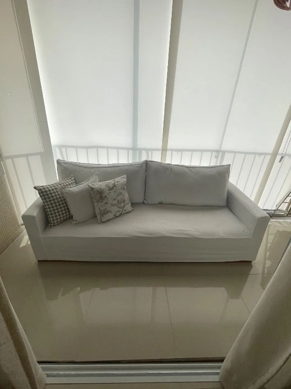 Sofá linho com capa em gorgurão branca - Foto 2