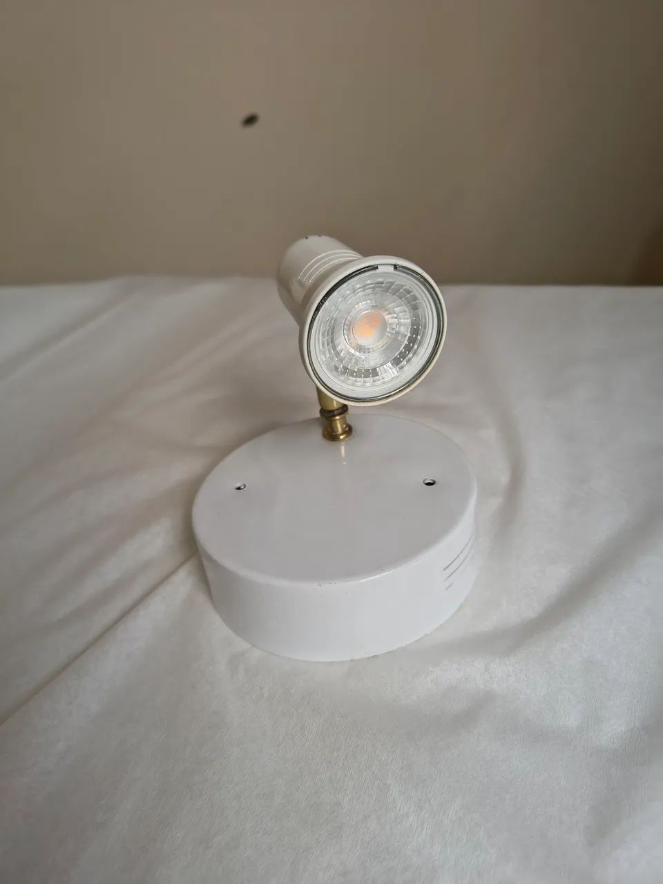 Spot de sobrepor com lâmpada led - Foto 4