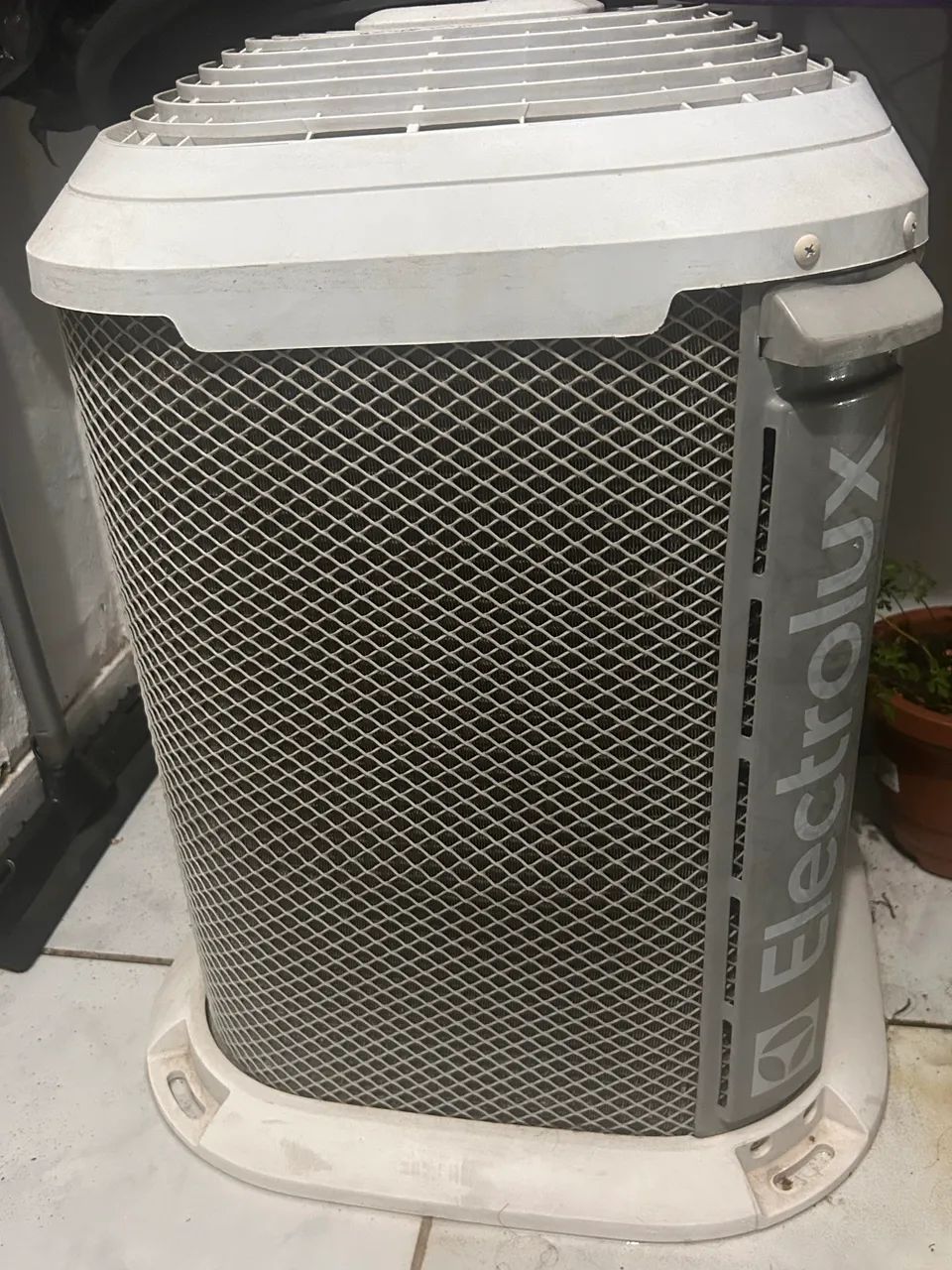 Ar condicionado ELECTROLUX 900 btus/220V  - Foto 2