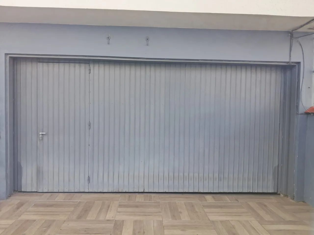 GARAGE DOOR