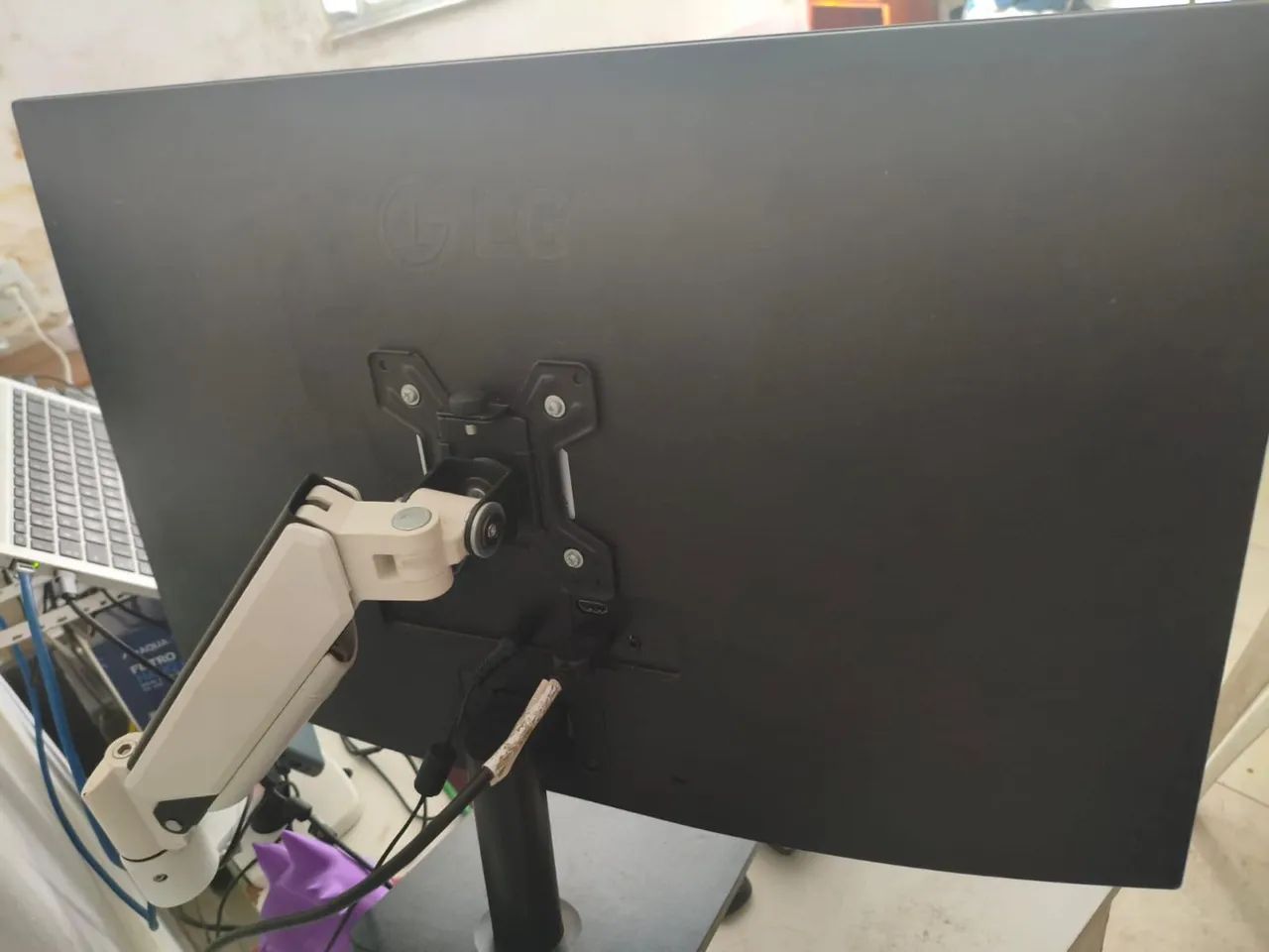 VENDO MONITOR GAMER LG 27 polegadas  - Foto 3