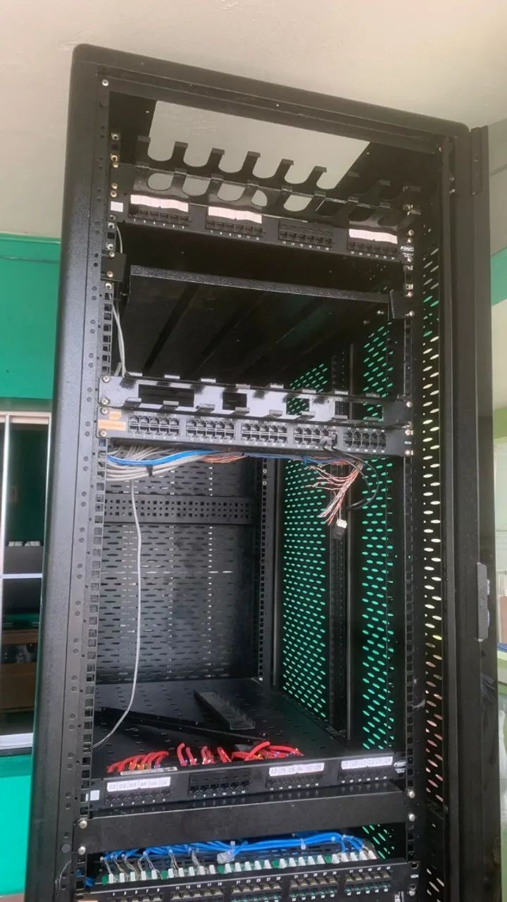 VENDE SE RACK SERVIDO COM TODOS OS APARELHOS DENTRO  - Foto 4