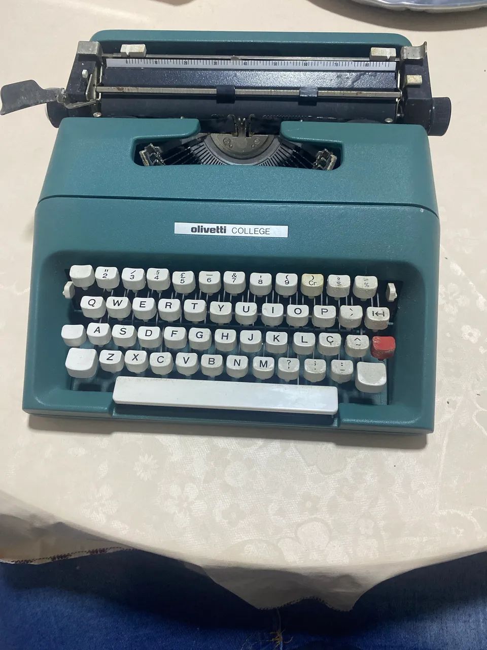 Máquina de escrever olivetti collegw