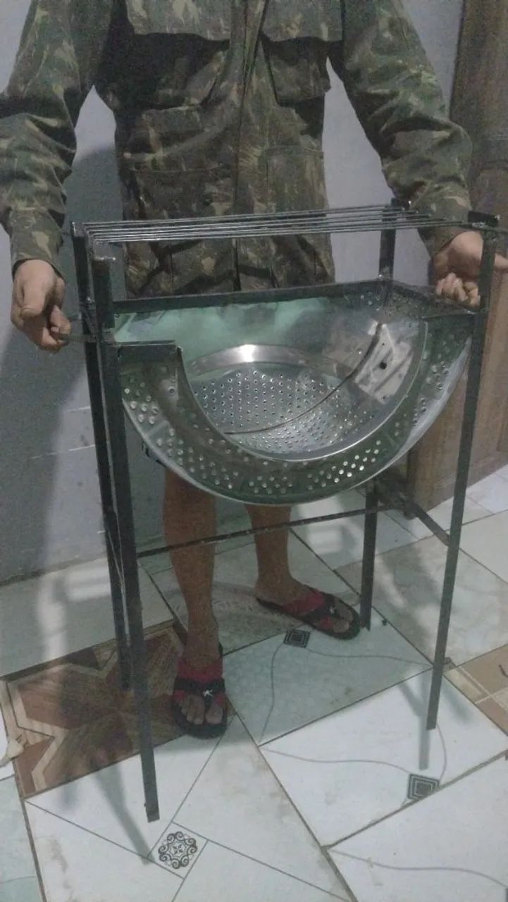 Vendo churrasqueira com fundo de inox  - Foto 3