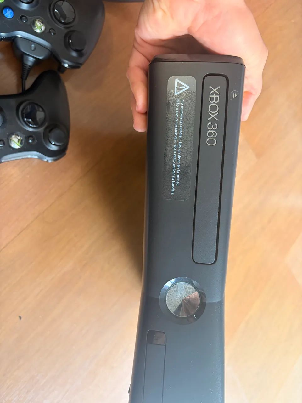 Xbox 360  e kinect com controles originais (travado) - Foto 2