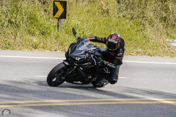 Honda CBR 650R 2022 - Foto 4