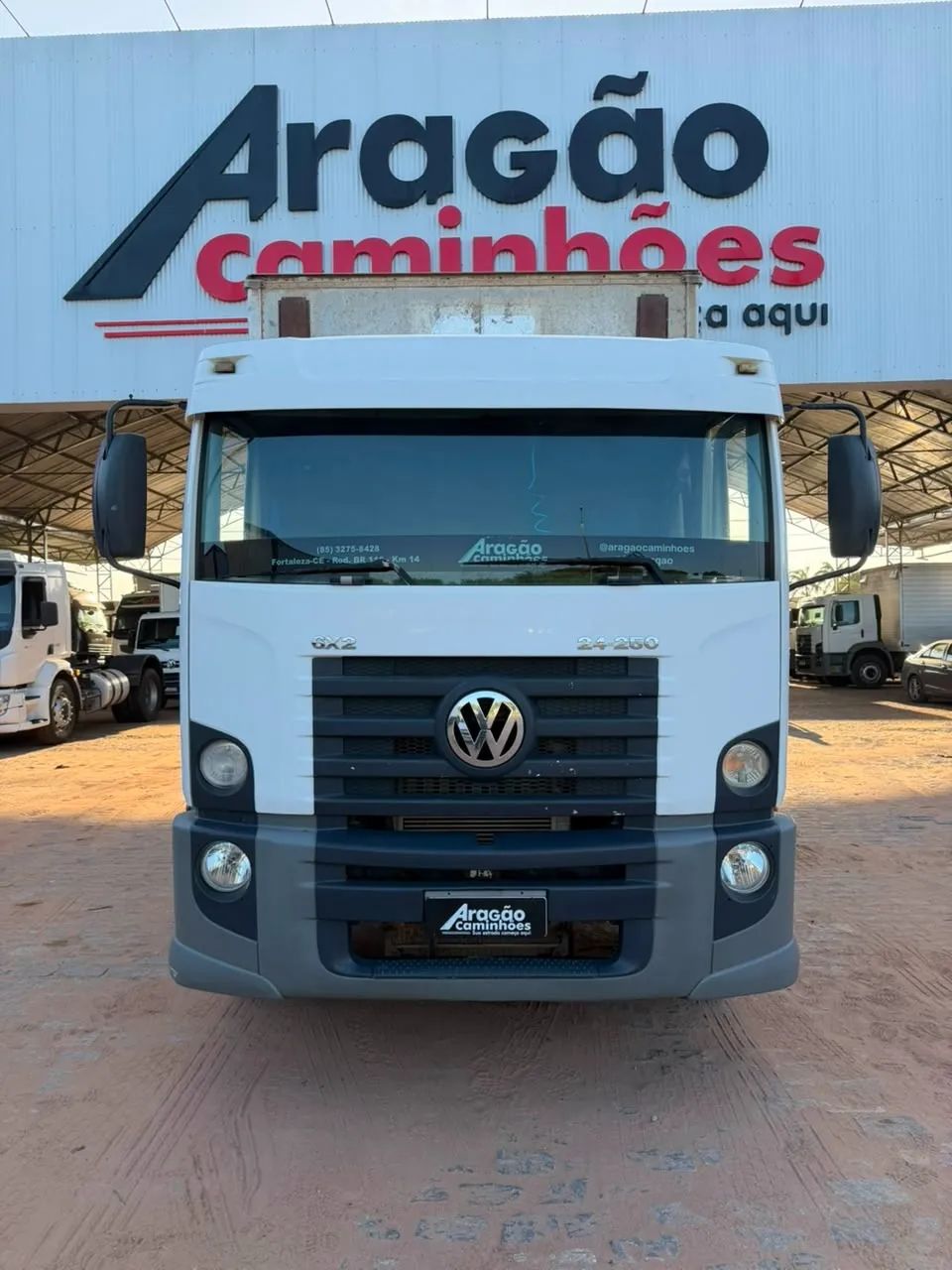 VOLKSWAGEN 24-250 E Constellation 3-Eixos 2p (diese - Foto 2