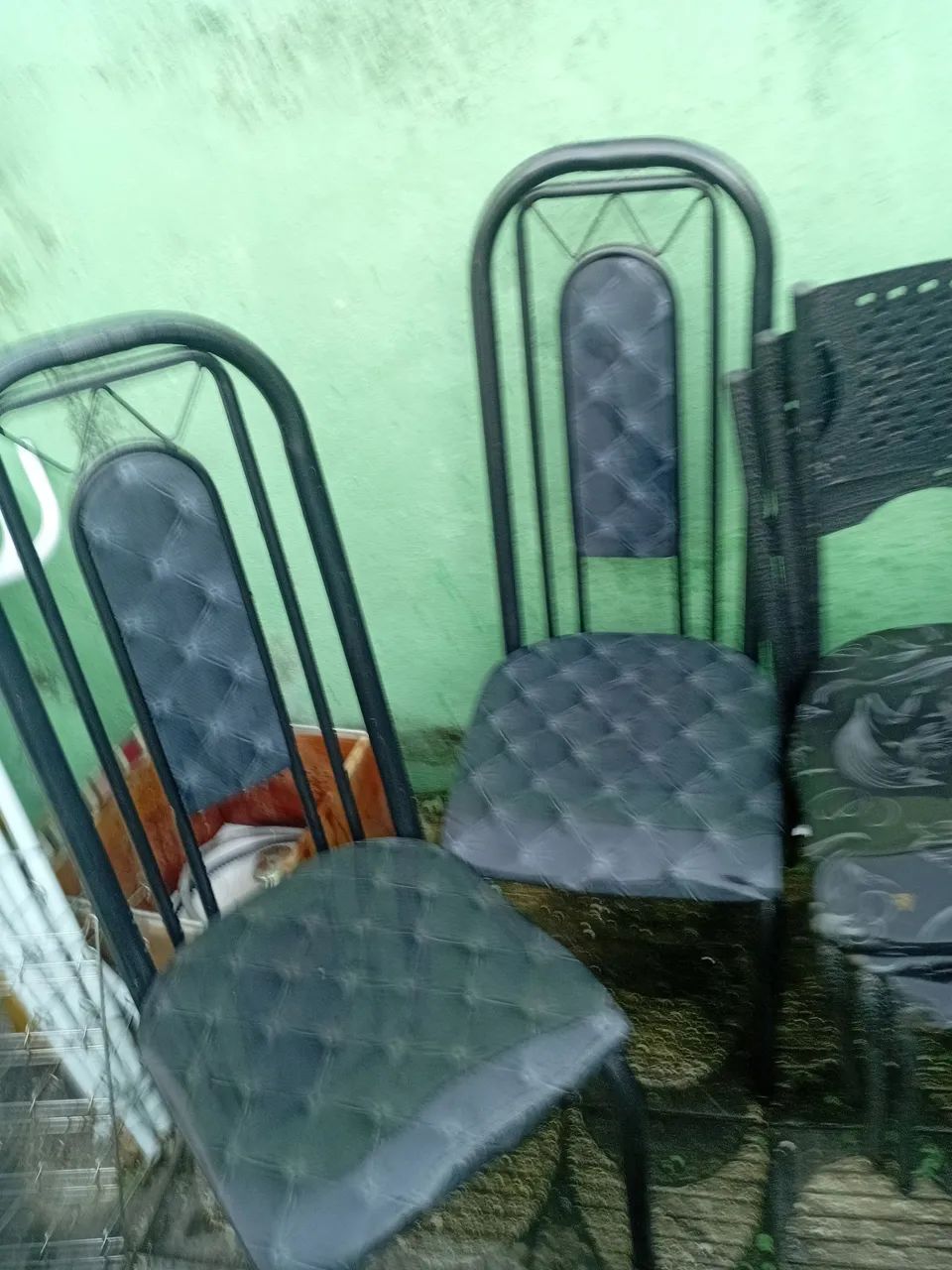 CADEIRAS FERRO 50,00, PLÁSTICO 25,00 - Foto 2