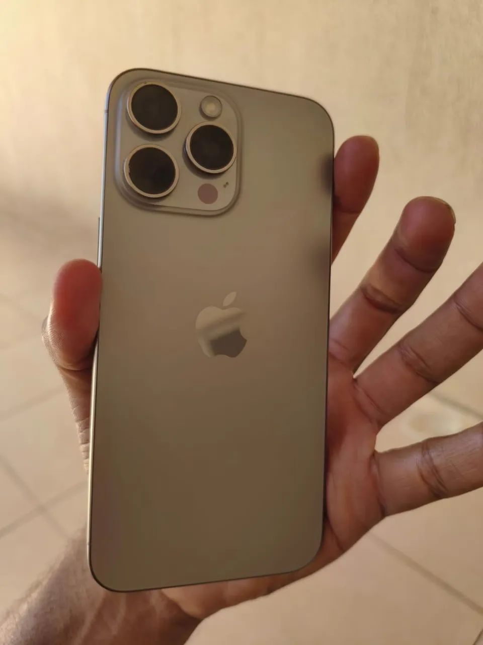 iPhone 15 pro max 25gb - Foto 3