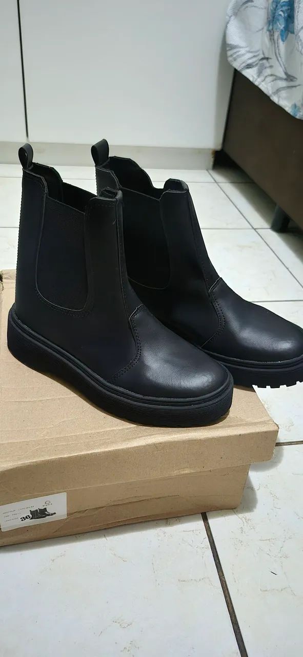 Bota Preta Tam.37 - Foto 2