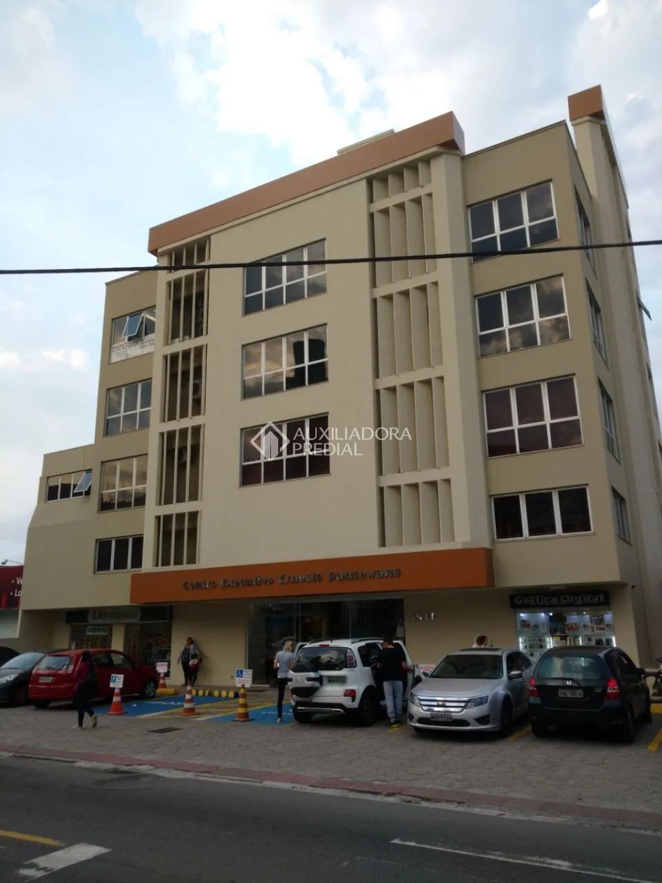03 salas comerciais com 3 banheiros, 4 vagasna Trindade - Foto 2