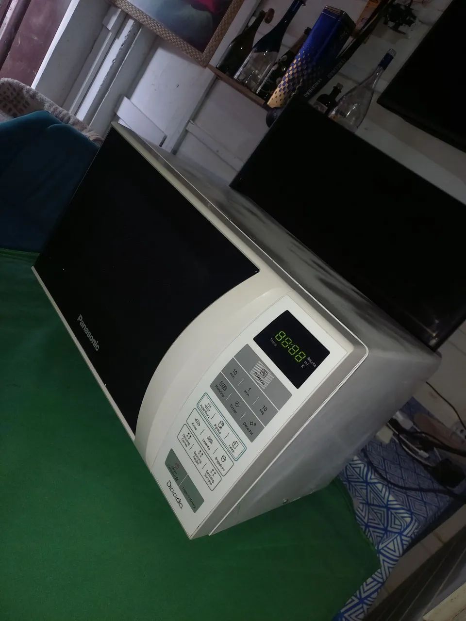 Micro-ondas Panasonic dia dia 21 litros com 3 meses de garantia  - Foto 3