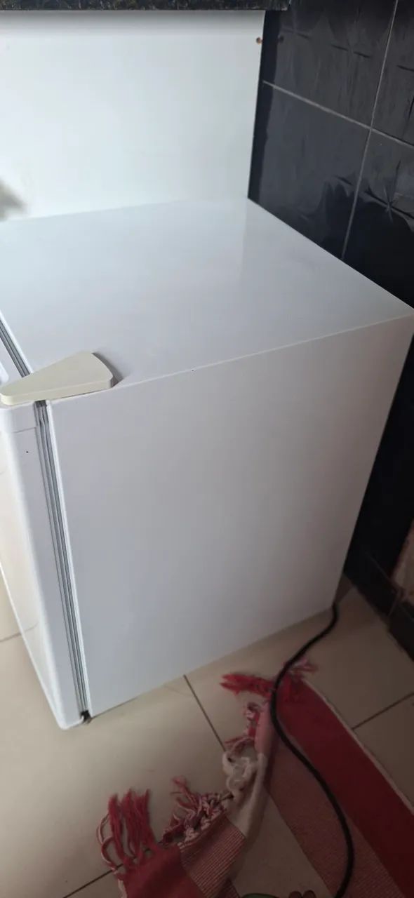 Frigobar Midea