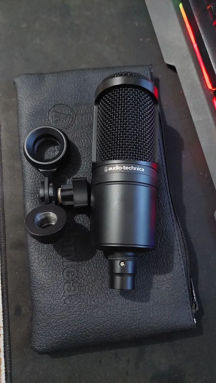 Microfone Áudio Technica AT2020 