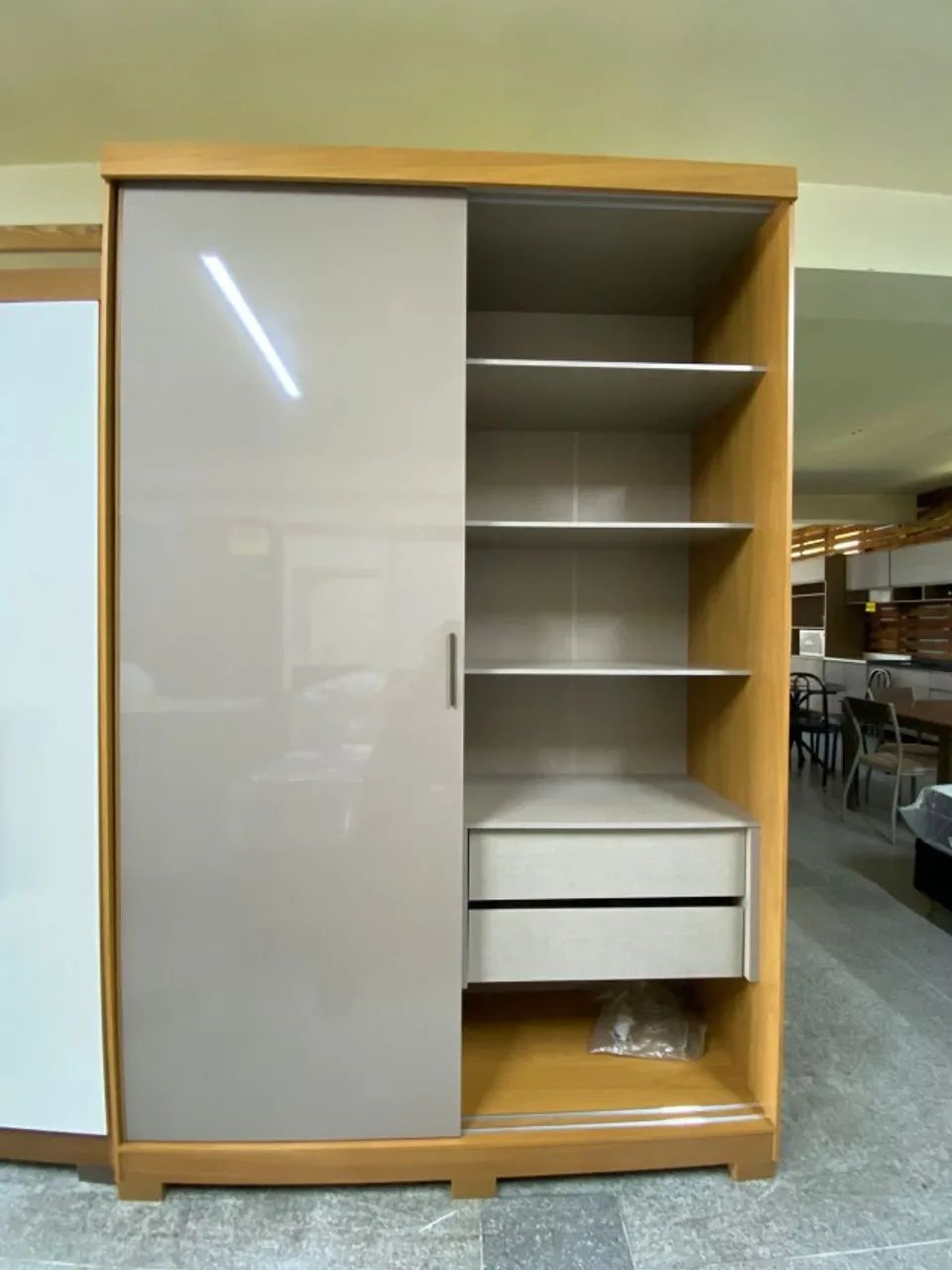 Guarda roupa de solteiro alto  - Foto 2