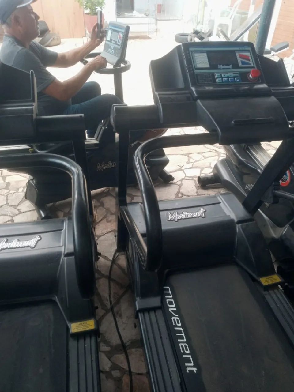 2 esteiras elétricas