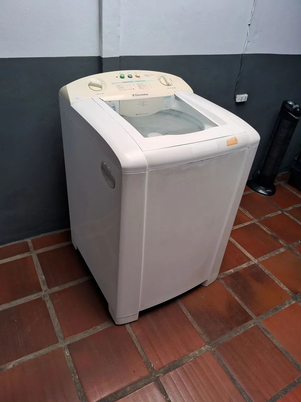 Máquina de Lavar Roupa Electrolux 8kg 590,00 Revisada com garantia Funcionando todas as  - Foto 2