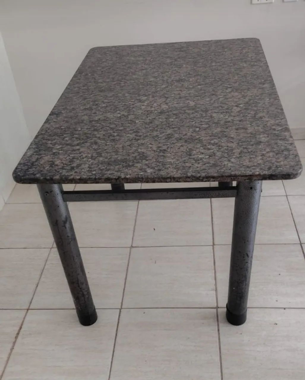 Mesa tampo de pedra