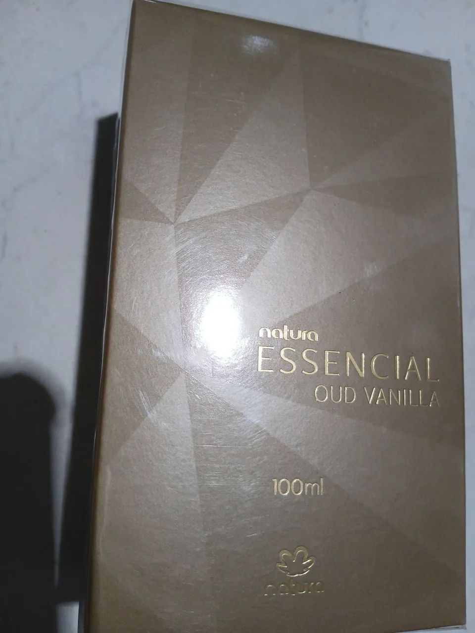 Essencial Oud Vanilla 