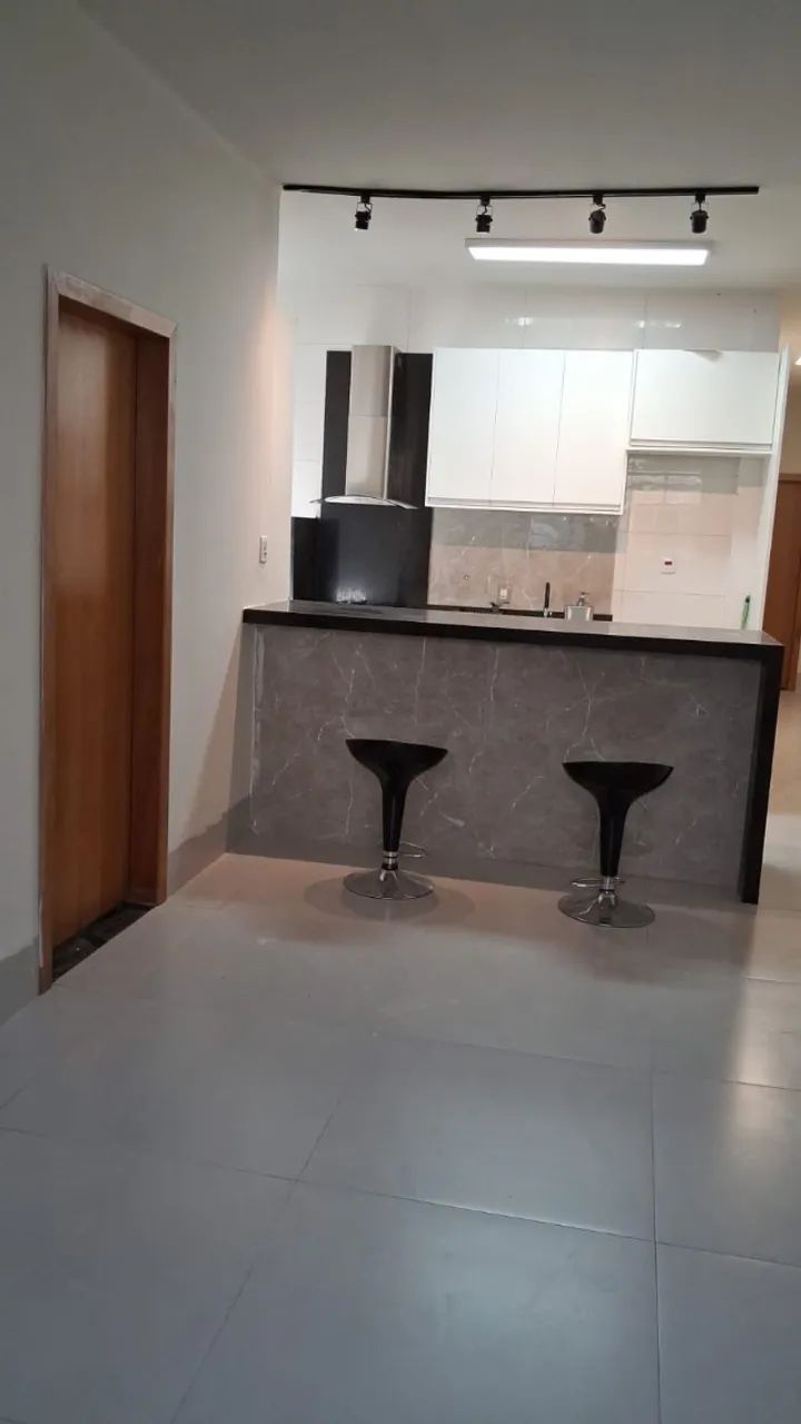 Apto Semimobiliado, 3QT, incluso Cond e água. Centro! - Foto 5