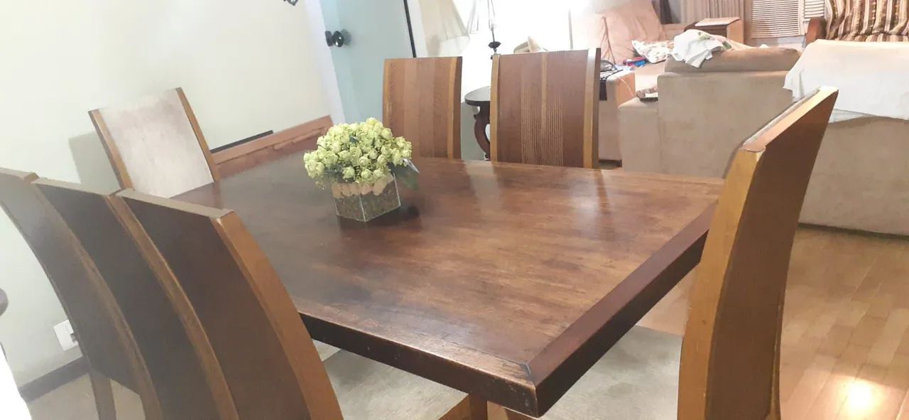 Mesa de madeira com cadeiras - Foto 4