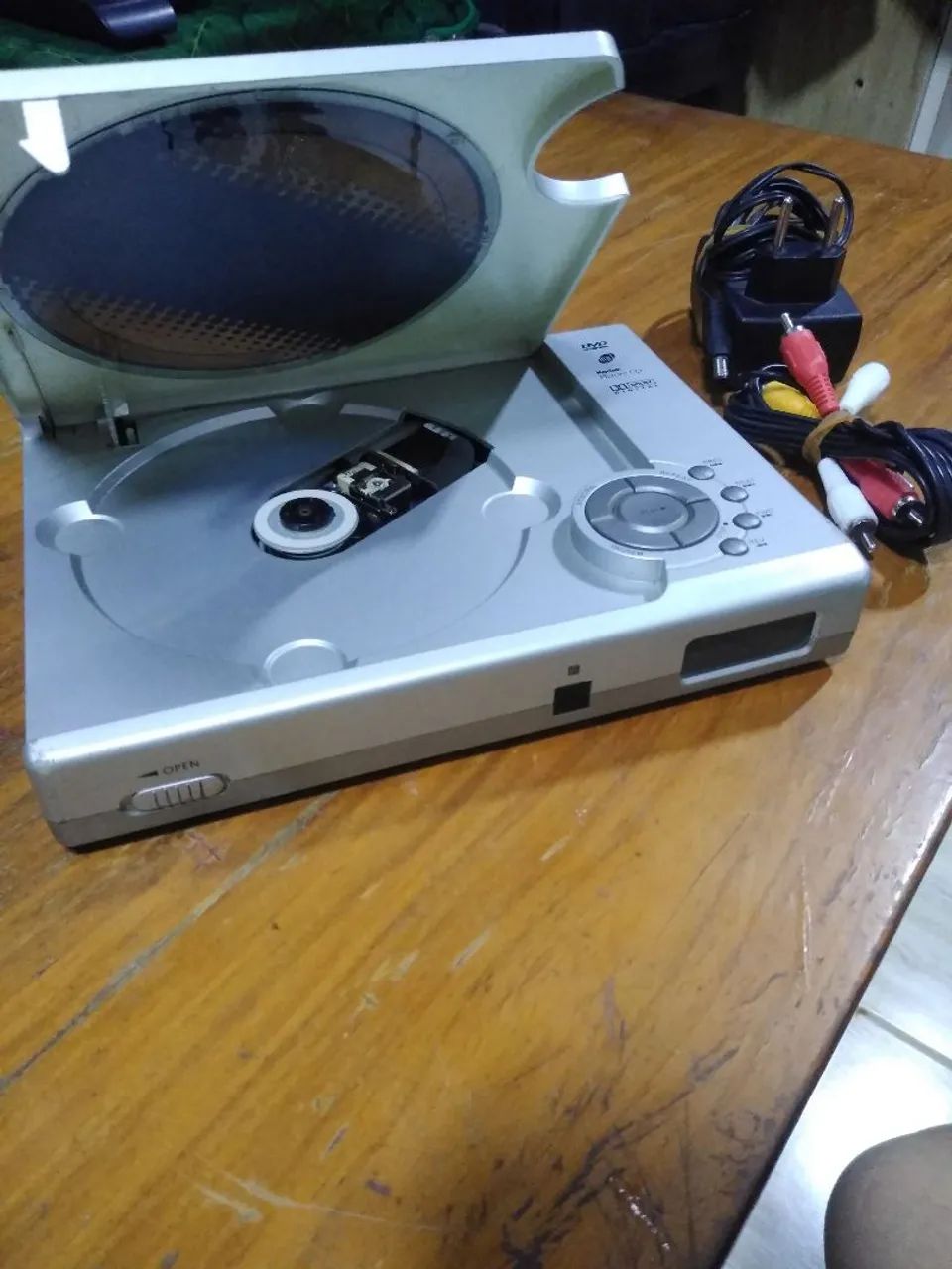 DVD portátil coby