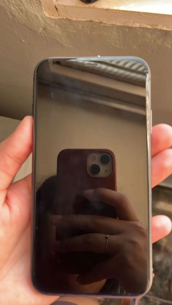 Vendo iPhone 11 preto 64GB