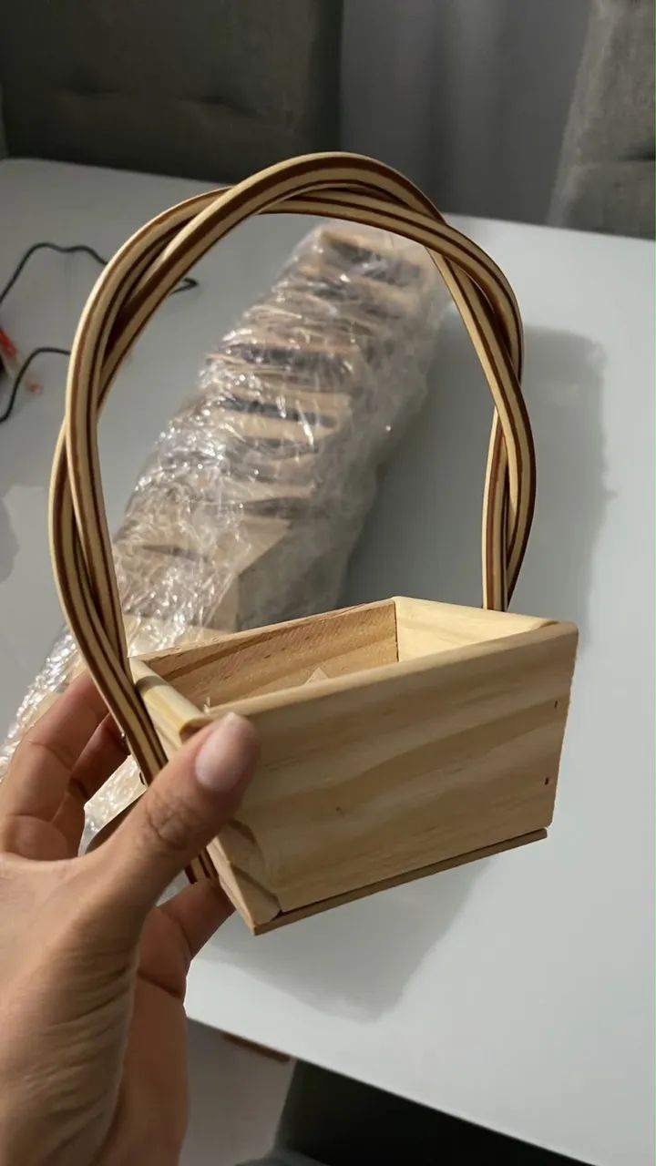 Cesta em pinos 