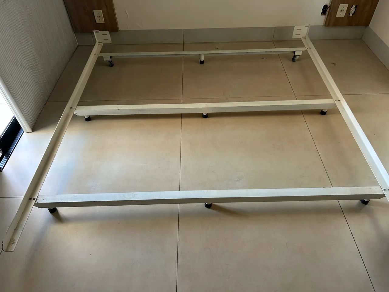 Base em ferro para cama King