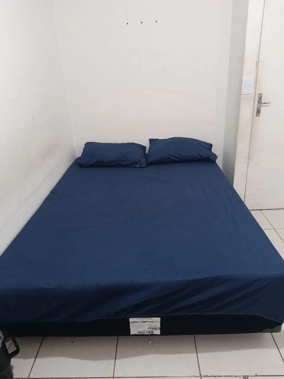 Cama de casal semi nova 