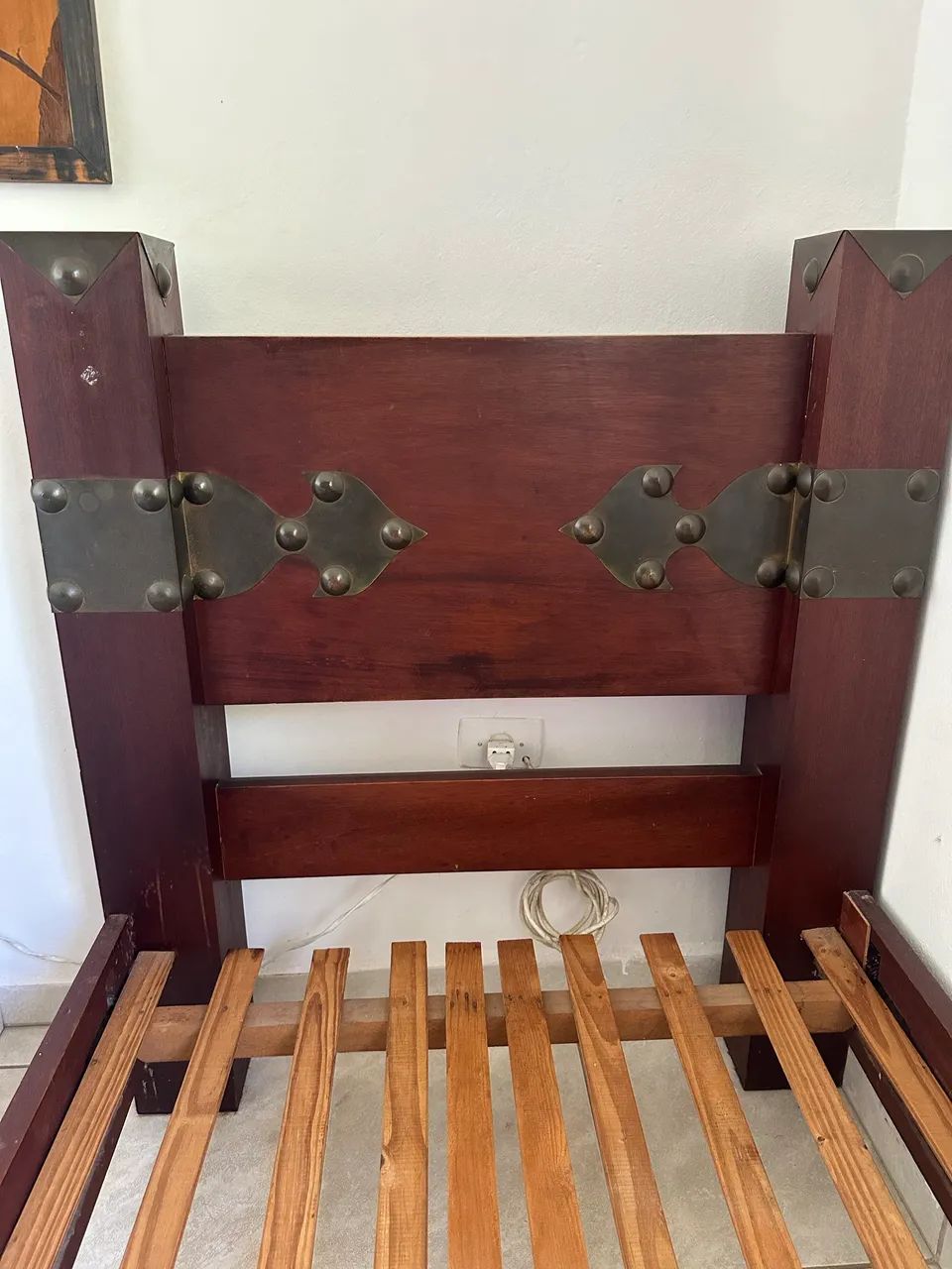 Cama de Solteiro em Mogno Maciço - Peça vintage única - Foto 4