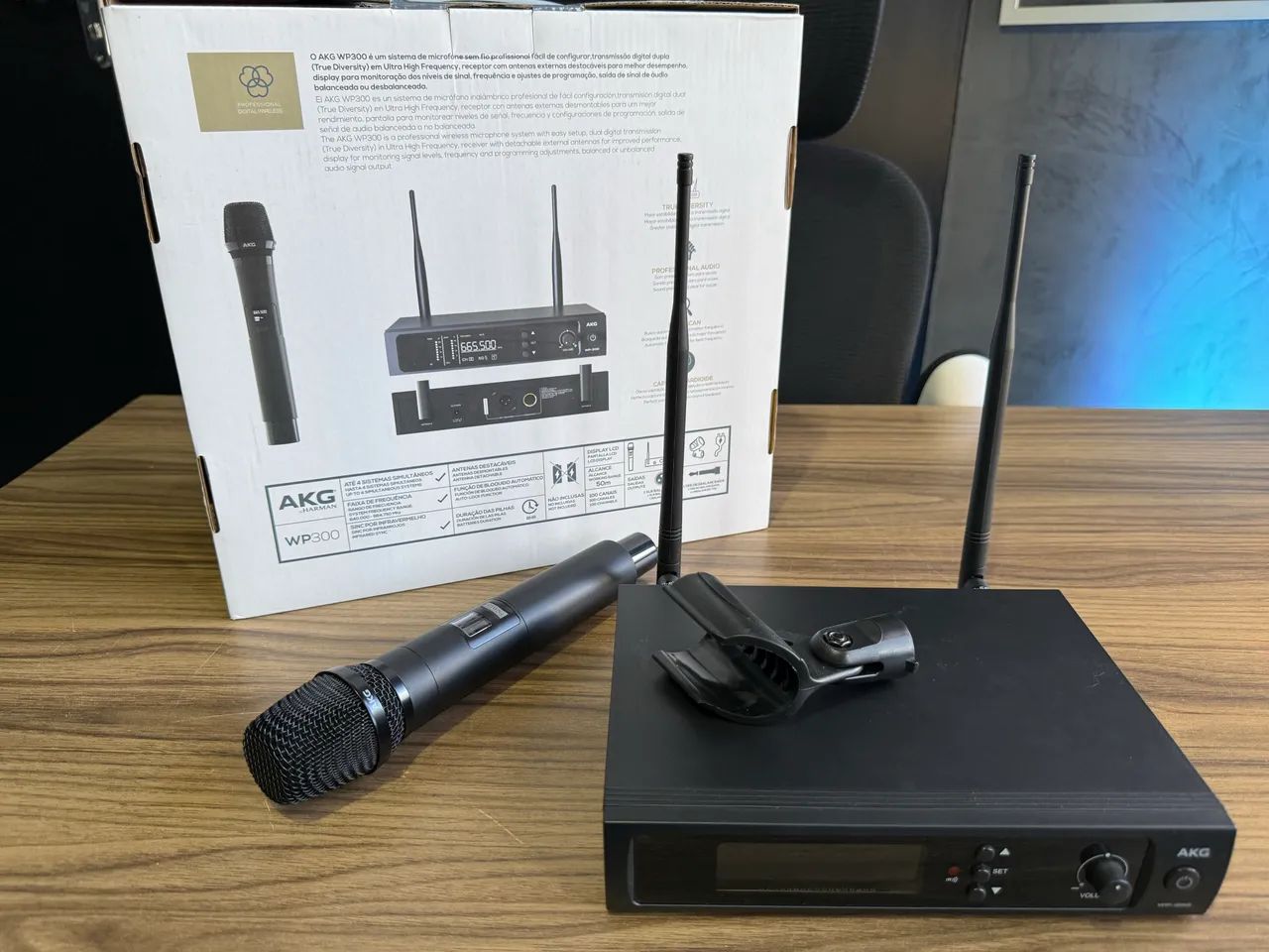 Microfone Sem Fio AKG WMS300 + Bastão LX - Completo (Excelente Estado) - Foto 4