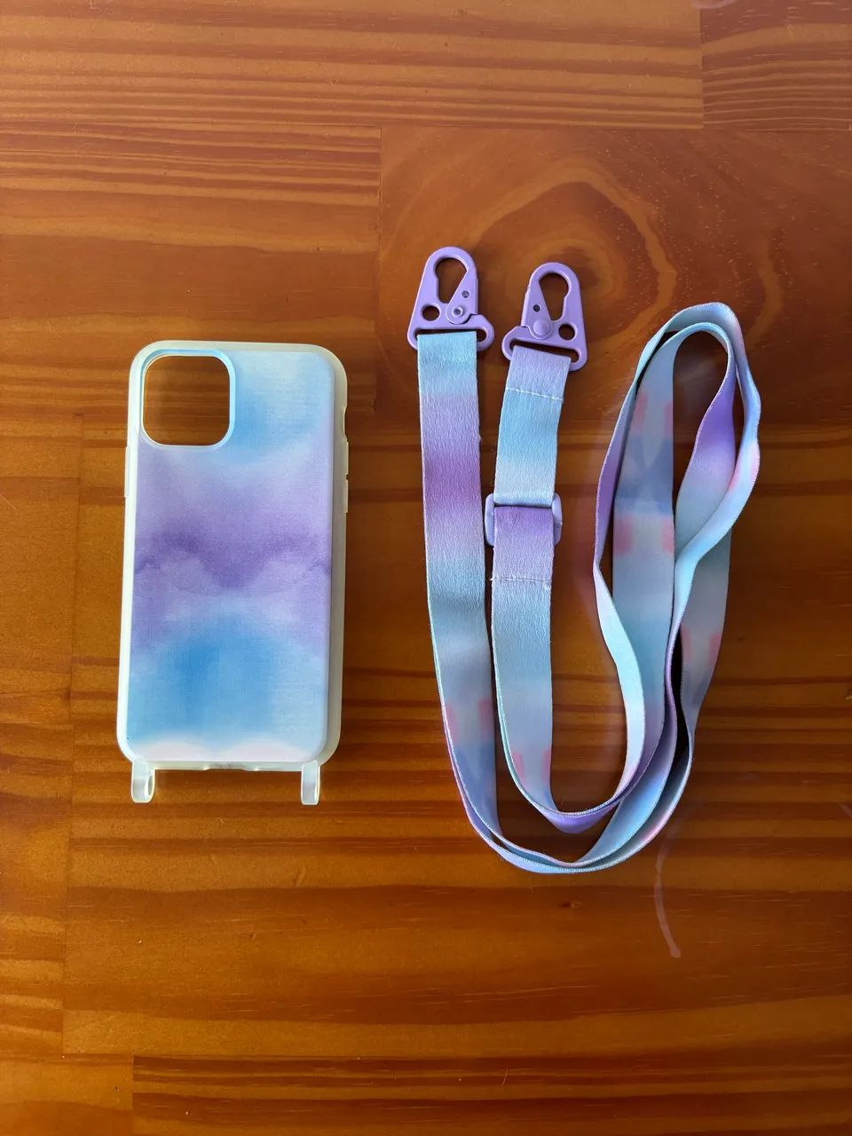 Capinha para iPhone com Cordão Transversal - Estilo Crossbody | Colorida - Foto 2