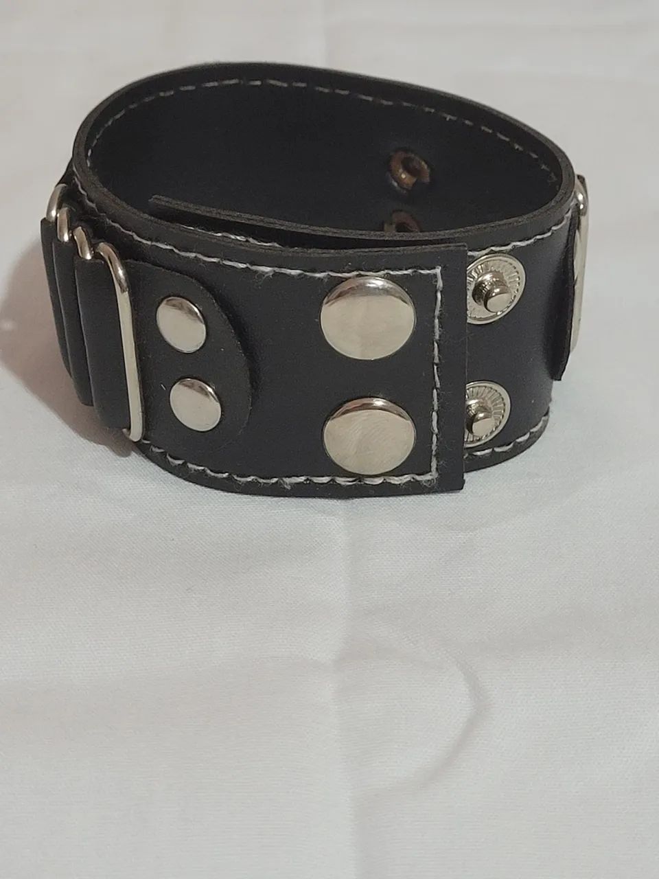 Pulseira Couro Metal/Gótico Pentagrama - Regulável  - Foto 4