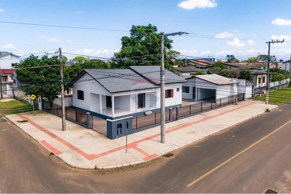 Casa de 3 quartos sendo 1 suíte no bairro Nova York em Forquilhinha, SC