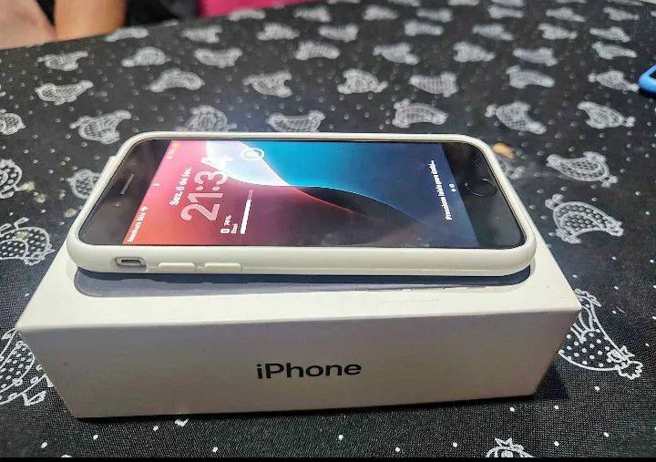 Vende-se IPhone SE, 2°  Geração (2020) - Foto 3