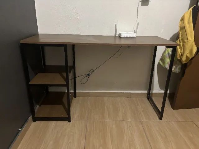 Mesa escrivaninha com prateleiras - USADO - Foto 4