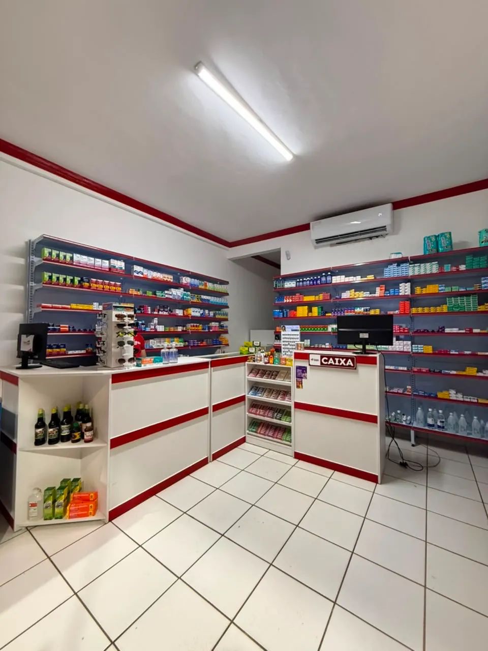 Farmácia completa à venda - pronta para funcionar | Equipamentos e estoque