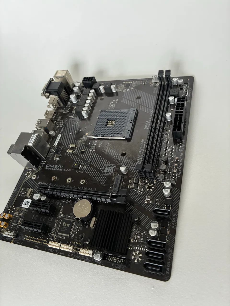 Placa mãe GIGABYTE A320M-S2H - Foto 3