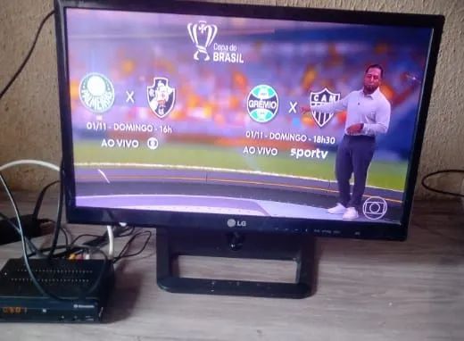 TV LG 14 Polegadas Funcionando ( 180,00 Retirar está na descrição) - Foto 2